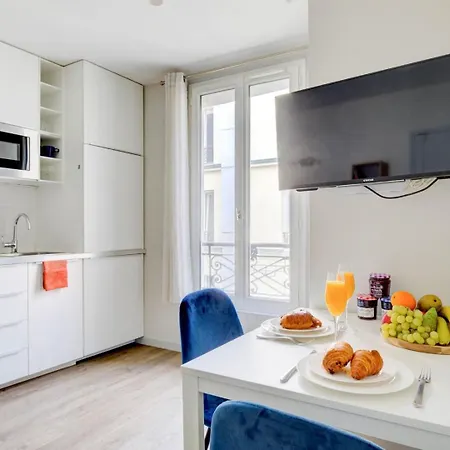 Bnbnook - Cozy 1br - Champ De Mars & Eiffel Tower Apartment *